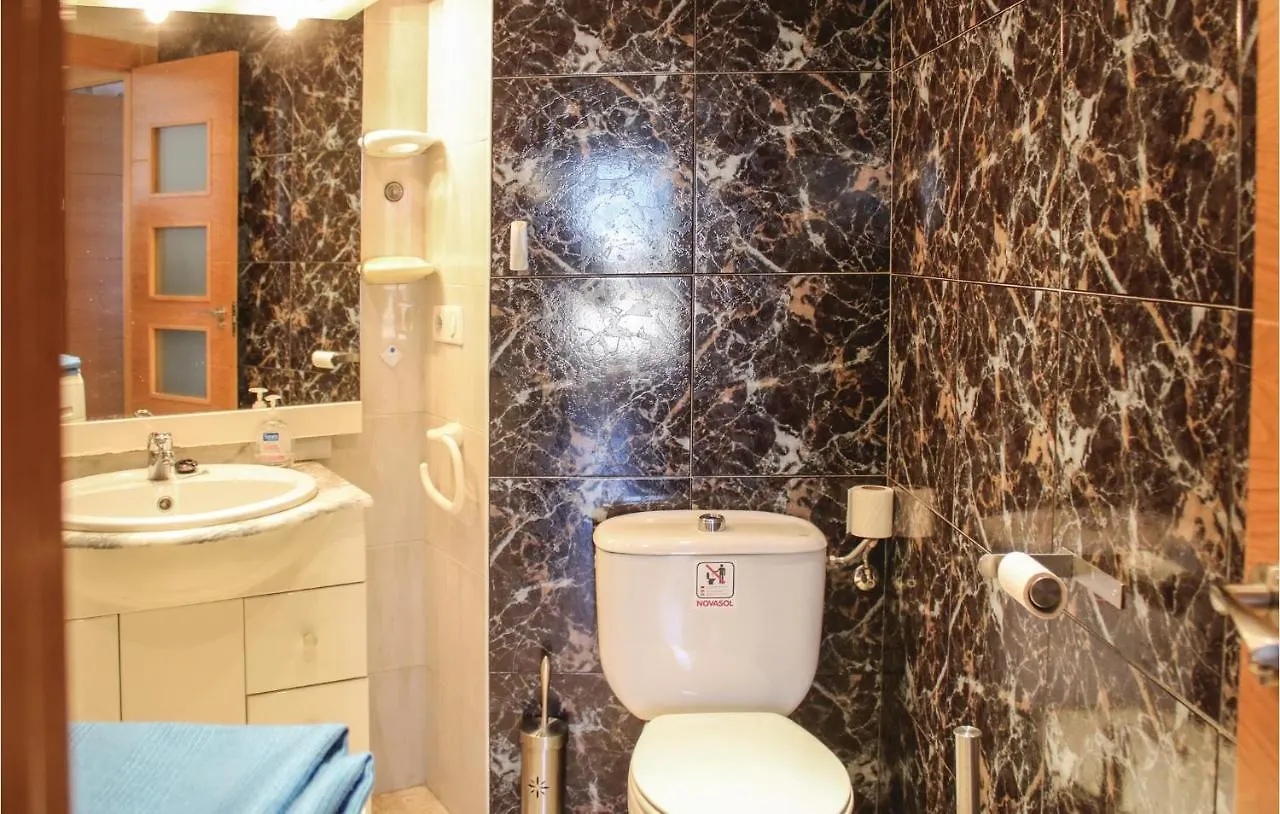 Beautiful Apartment In Benalmdena With 2 Bedrooms, Wifi And Outdoor Swimming Pool Benalmadena